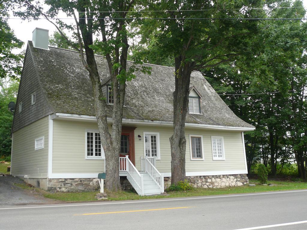 La Maison Ancestrale Guérard Saint-Laurent-de-l'ile d'Orleans Habitación foto
